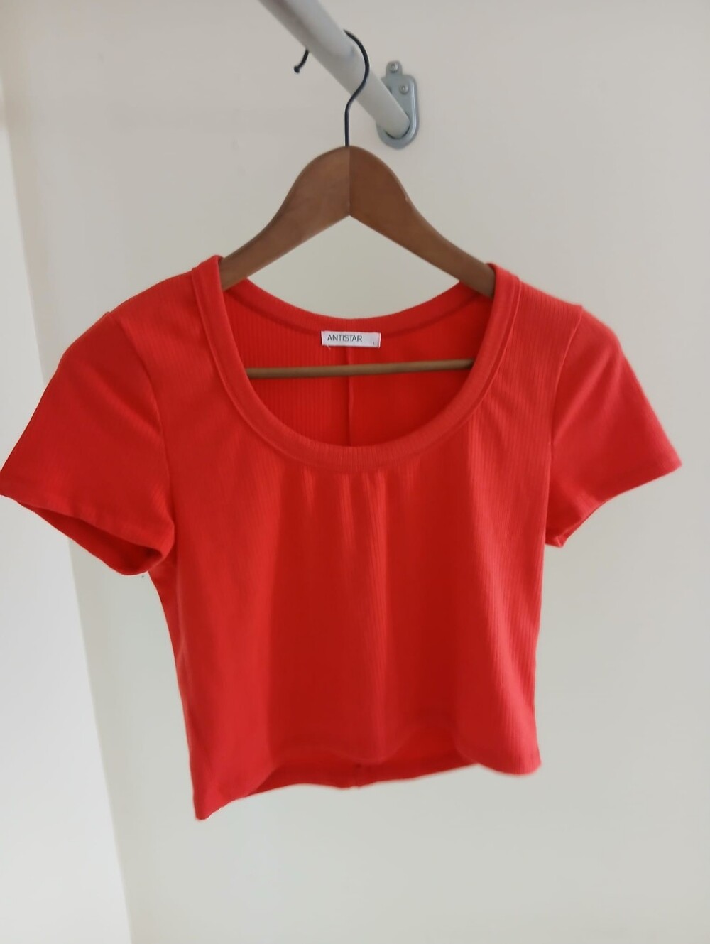 Beautiful Bright Red Coral CropTop Size L